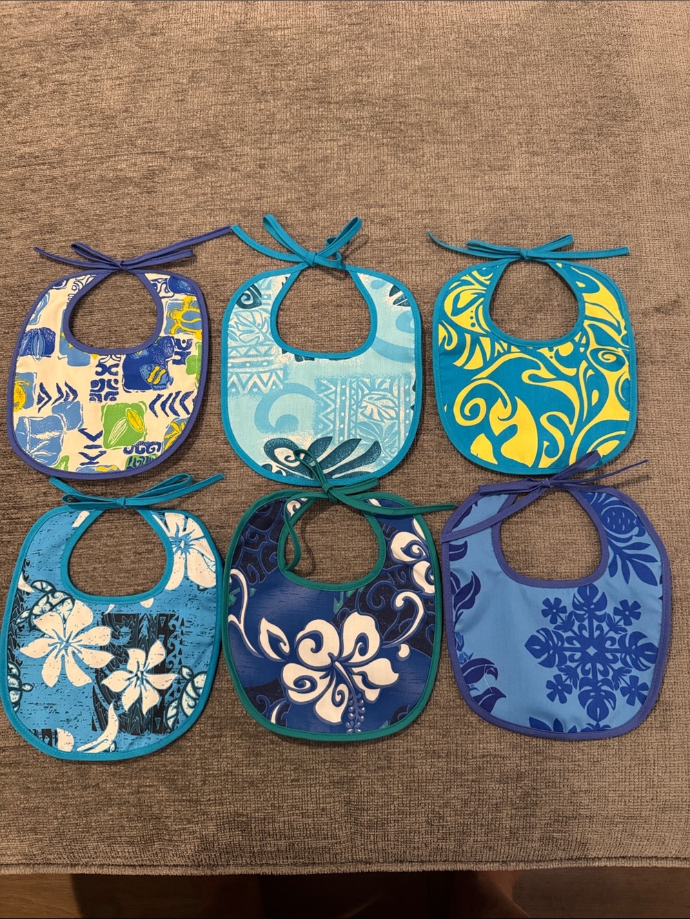 Hawaiian print baby bibs - set of 6 NWOT